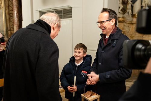 Friedenslicht in Wien angekommen / Erzdiözese Wien/ Schönlaub, Stephan Schönlaub