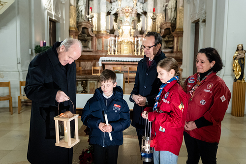 Friedenslicht in Wien angekommen / Erzdiözese Wien/ Schönlaub, Stephan Schönlaub